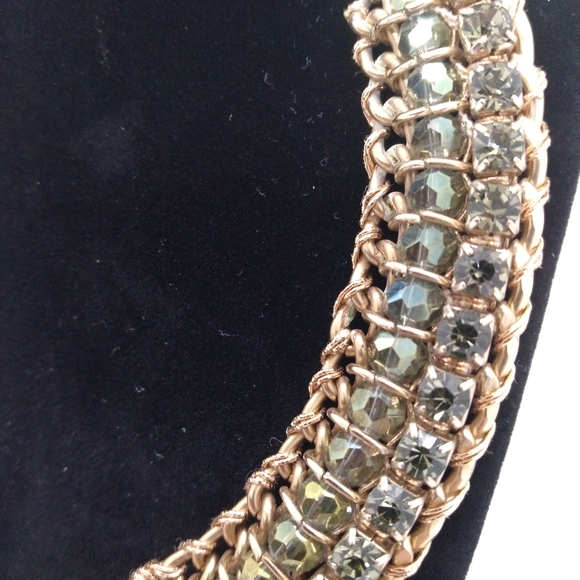 Accessorize London collar style statement necklace - Picture 14 of 16